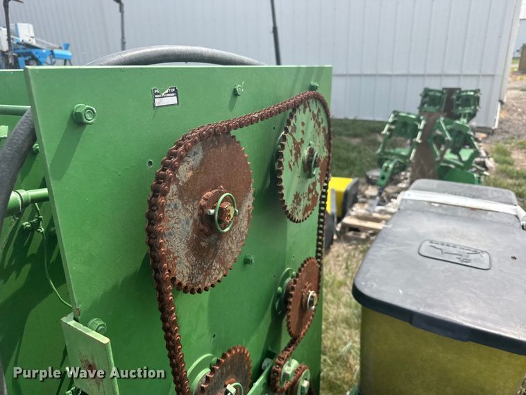 image for item EW4728 John Deere P7100 planter