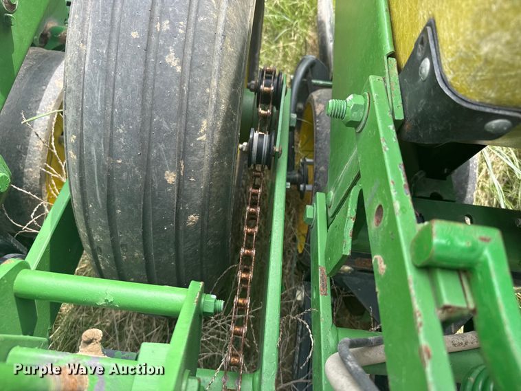image for item EW4728 John Deere P7100 planter