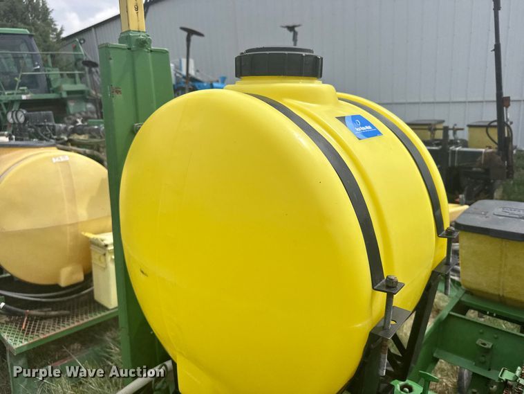 image for item EW4728 John Deere P7100 planter