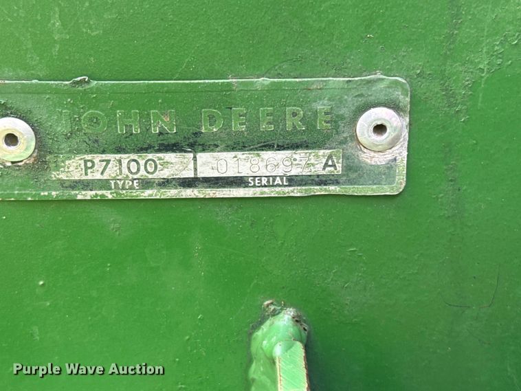 image for item EW4728 John Deere P7100 planter