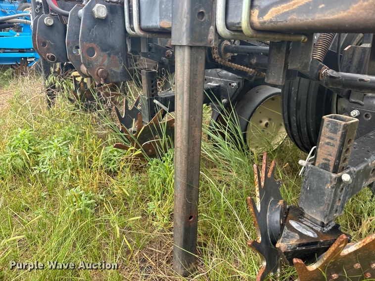 image for item EW4729 Kinze planter