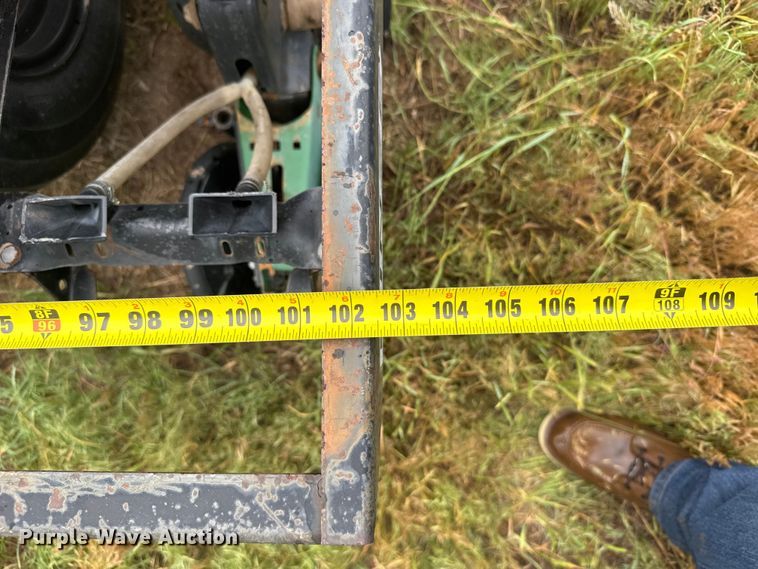 image for item EW4729 Kinze planter