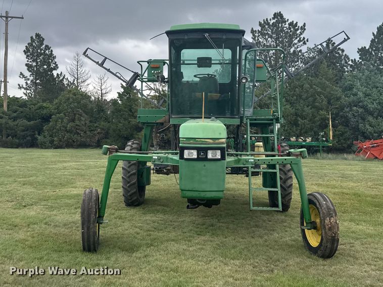 image for item EW4731 1995 John Deere 6500 sprayer