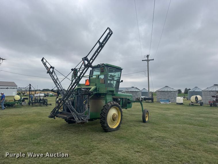 image for item EW4731 1995 John Deere 6500 sprayer