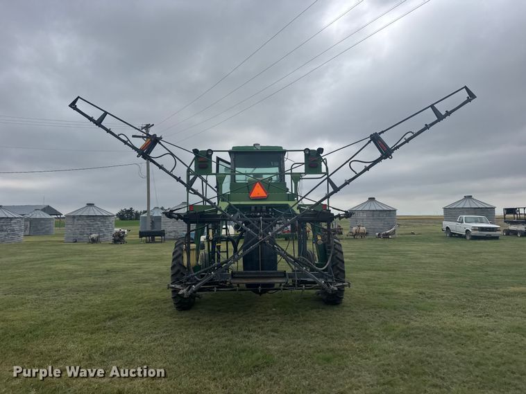 image for item EW4731 1995 John Deere 6500 sprayer