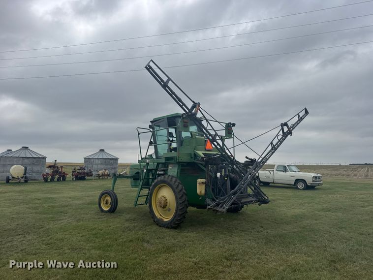 image for item EW4731 1995 John Deere 6500 sprayer