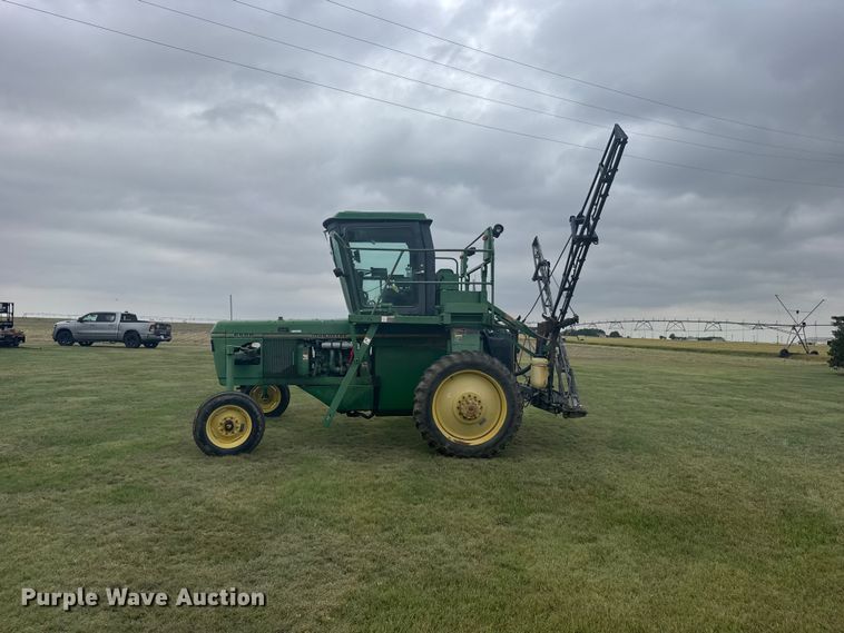 image for item EW4731 1995 John Deere 6500 sprayer