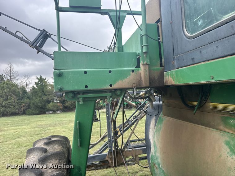 image for item EW4731 1995 John Deere 6500 sprayer