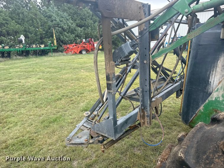 image for item EW4731 1995 John Deere 6500 sprayer