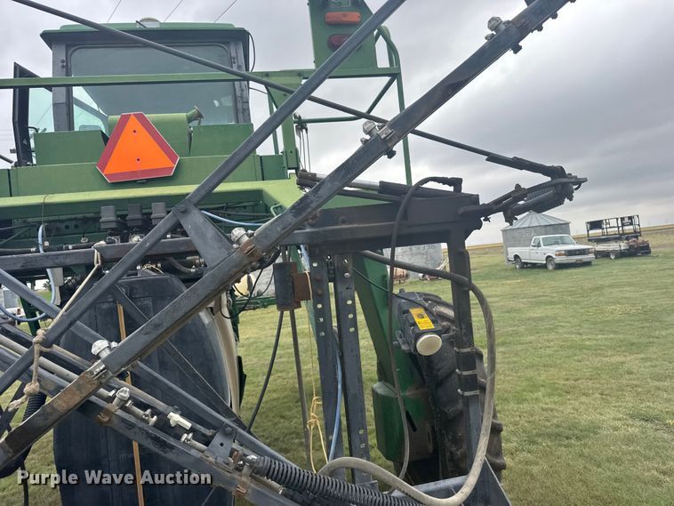 image for item EW4731 1995 John Deere 6500 sprayer