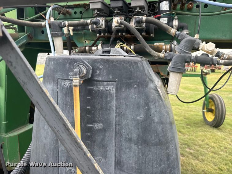 image for item EW4731 1995 John Deere 6500 sprayer