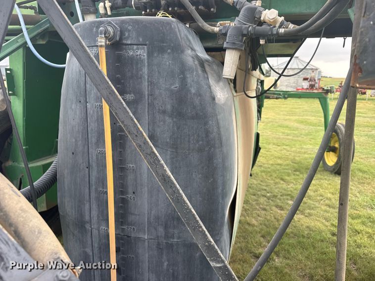image for item EW4731 1995 John Deere 6500 sprayer