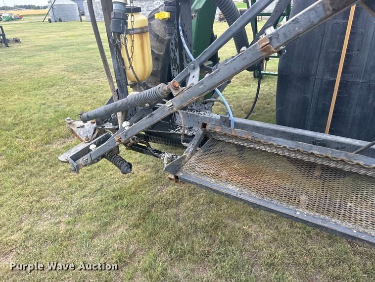 image for item EW4731 1995 John Deere 6500 sprayer