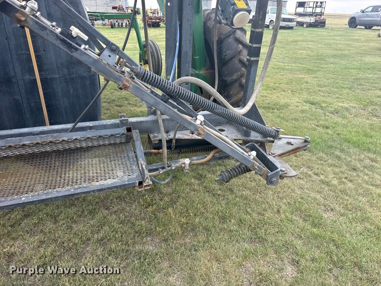 image for item EW4731 1995 John Deere 6500 sprayer