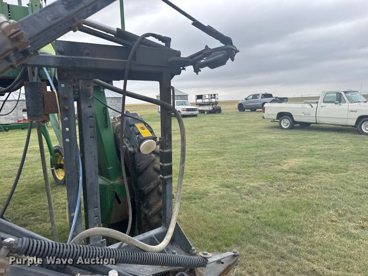 image for item EW4731 1995 John Deere 6500 sprayer