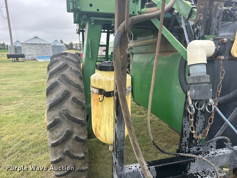 image for item EW4731 1995 John Deere 6500 sprayer