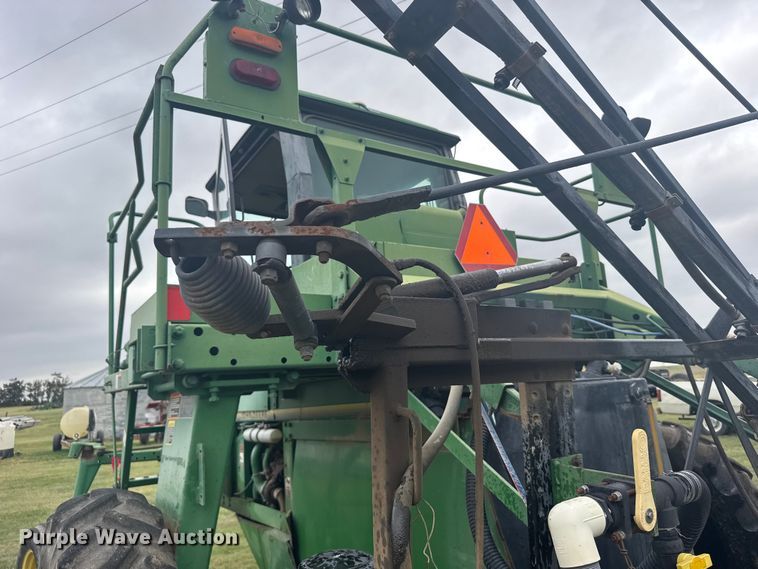 image for item EW4731 1995 John Deere 6500 sprayer