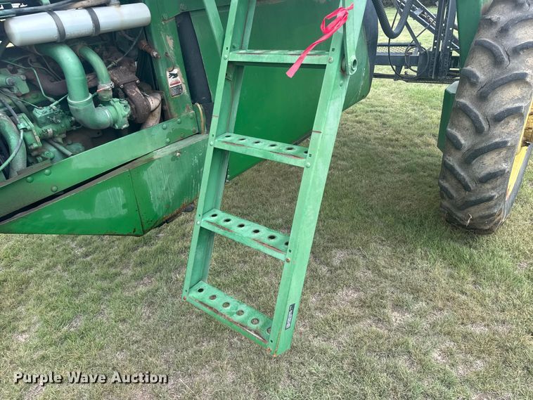 image for item EW4731 1995 John Deere 6500 sprayer