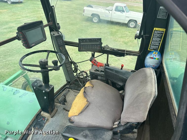image for item EW4731 1995 John Deere 6500 sprayer