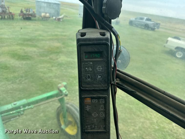 image for item EW4731 1995 John Deere 6500 sprayer