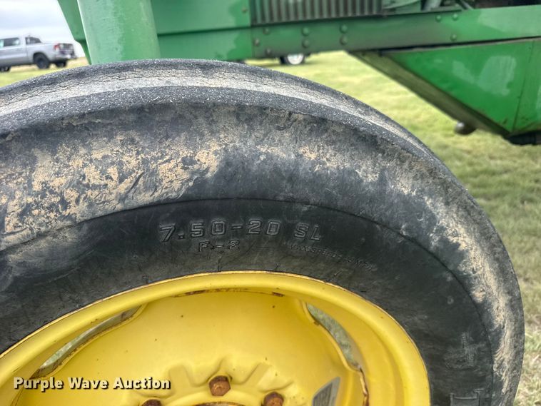 image for item EW4731 1995 John Deere 6500 sprayer