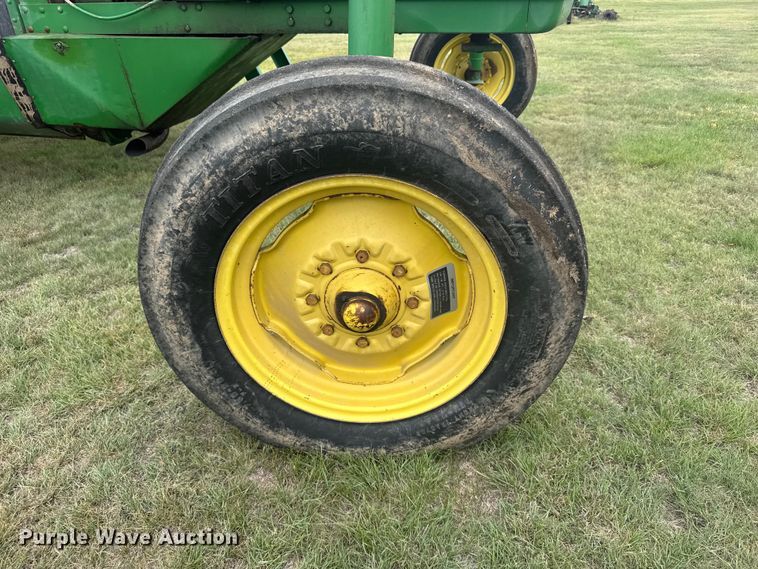 image for item EW4731 1995 John Deere 6500 sprayer