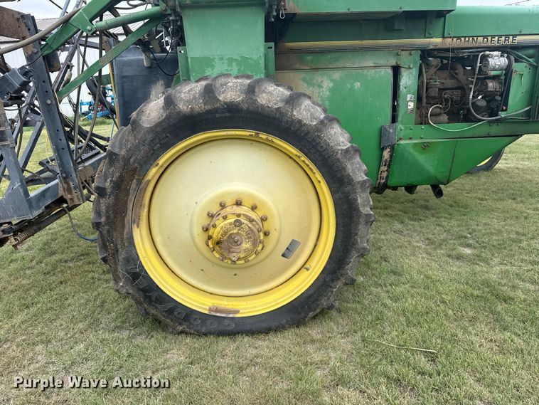 image for item EW4731 1995 John Deere 6500 sprayer