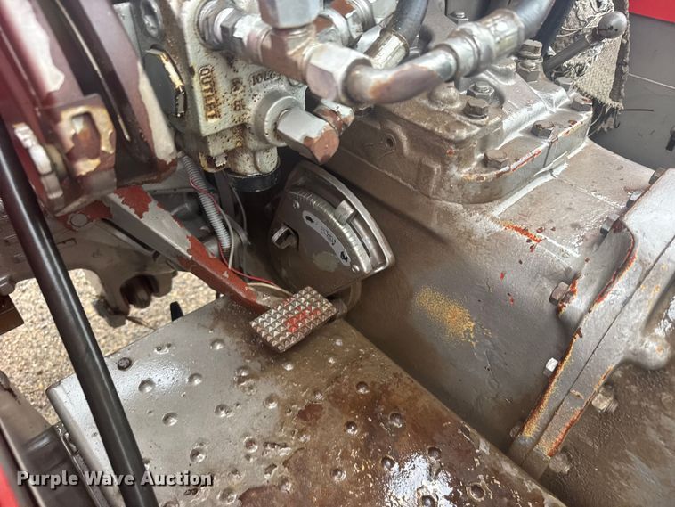 image for item EW4734 Massey Ferguson 265 tractor