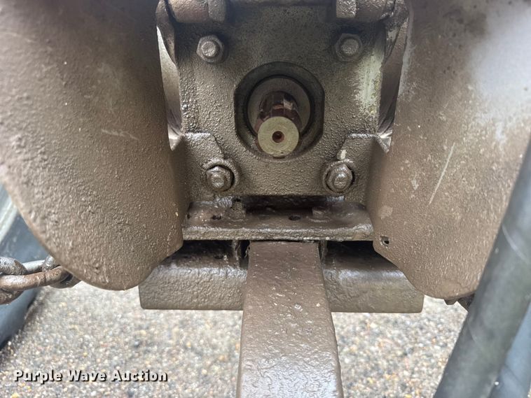image for item EW4734 Massey Ferguson 265 tractor
