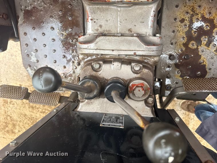 image for item EW4734 Massey Ferguson 265 tractor