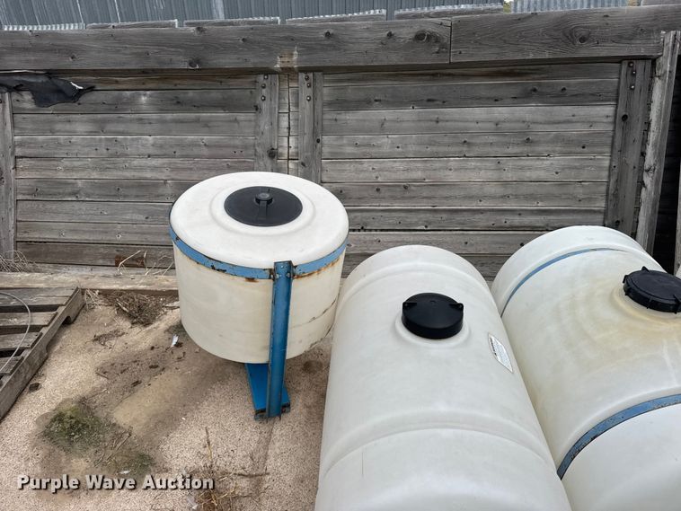 image for item EW4736 (5) poly tanks