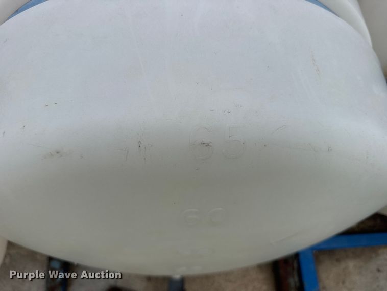 image for item EW4736 (5) poly tanks