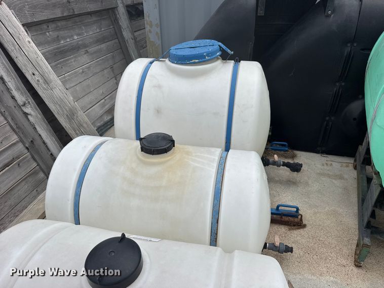 image for item EW4736 (5) poly tanks