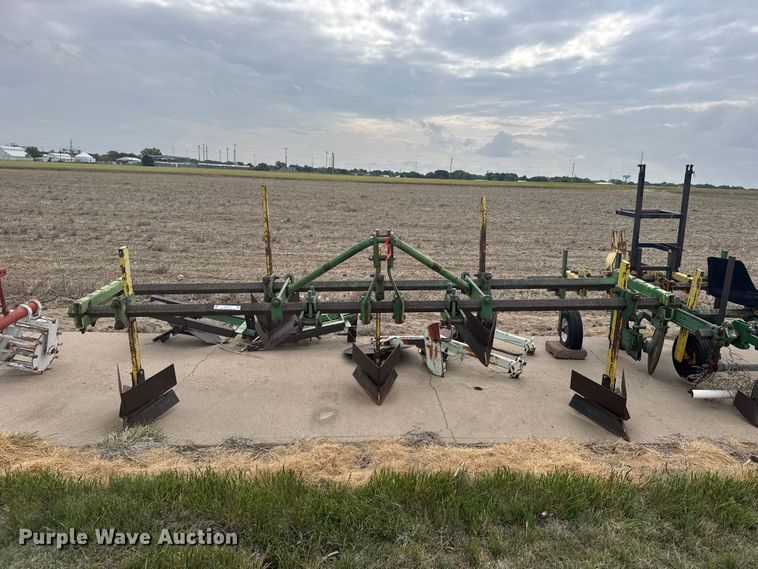image for item EW4741 Row crop cultivator 