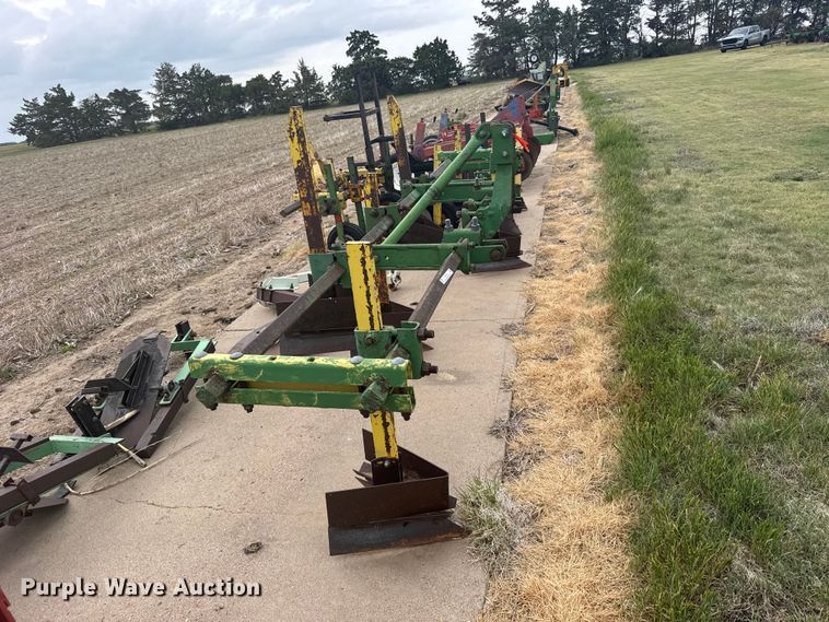 image for item EW4741 Row crop cultivator 