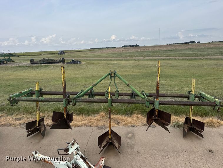 image for item EW4741 Row crop cultivator 