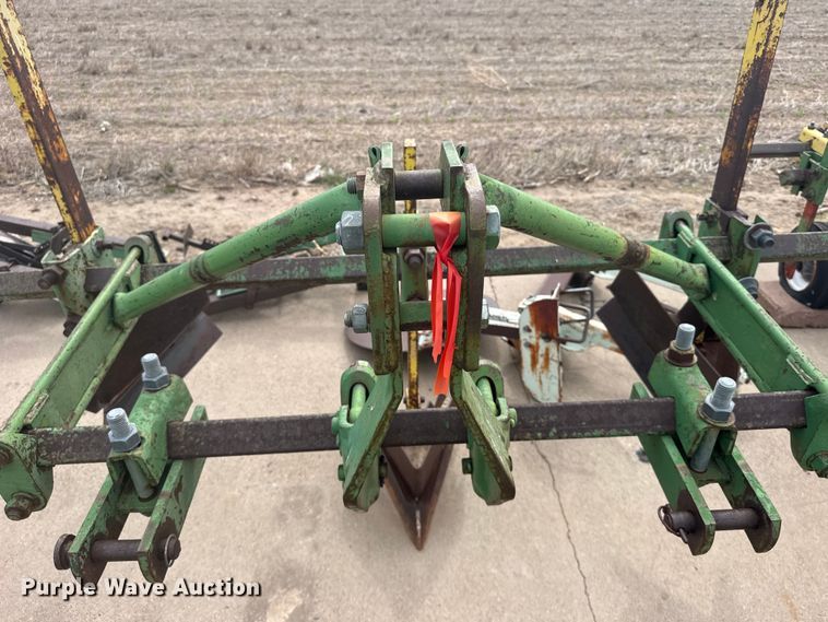 image for item EW4741 Row crop cultivator 