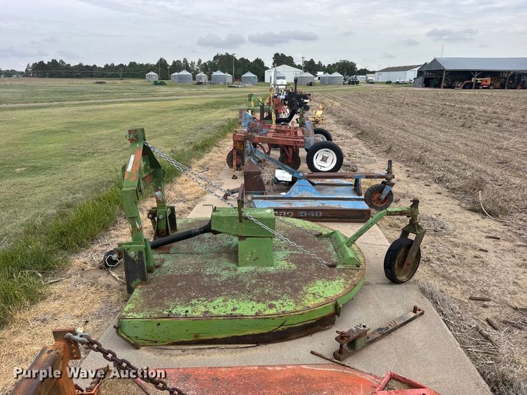 image for item EW4742 John Deere rotary mower