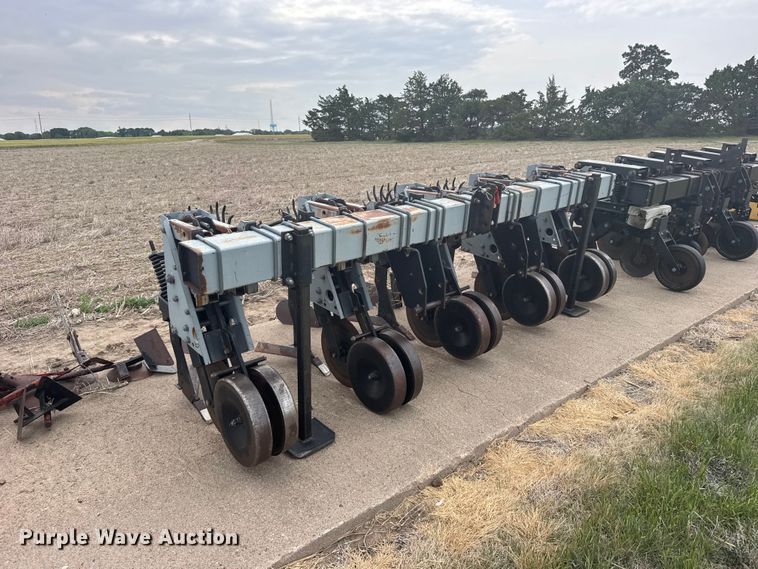 image for item EW4744 Field cultivator