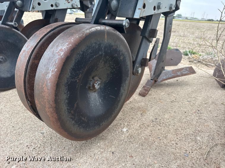 image for item EW4744 Field cultivator