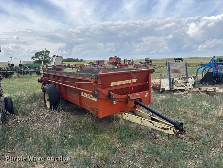 image for item EW4746 Gehl 250 manure spreader