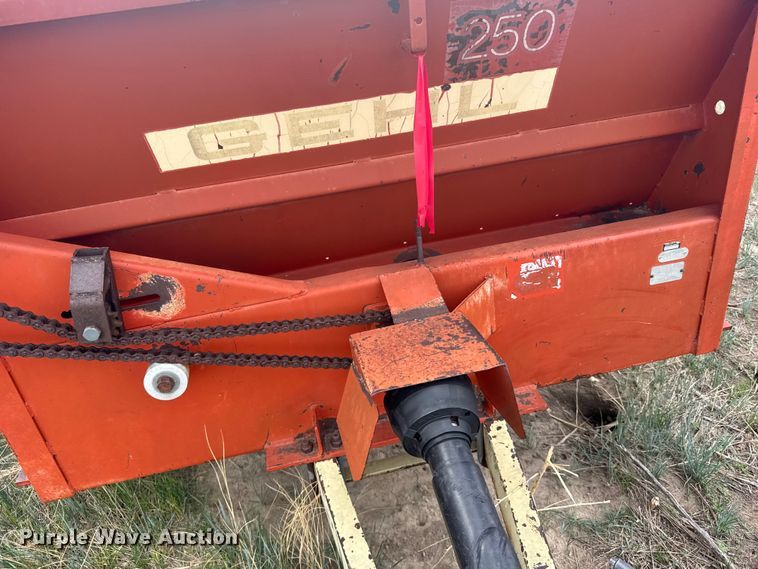 image for item EW4746 Gehl 250 manure spreader
