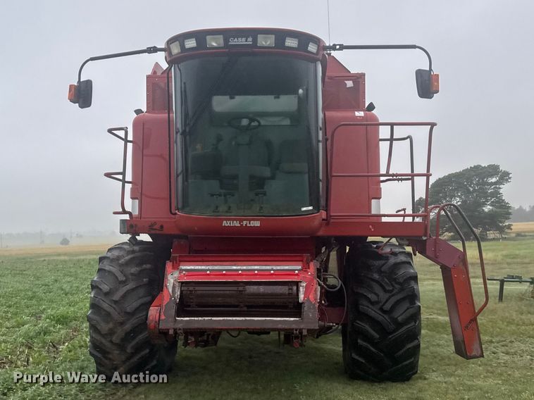 image for item EW4756 1997 Case IH 2188 combine