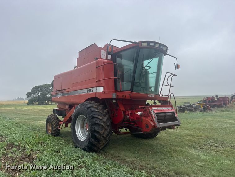 image for item EW4756 1997 Case IH 2188 combine