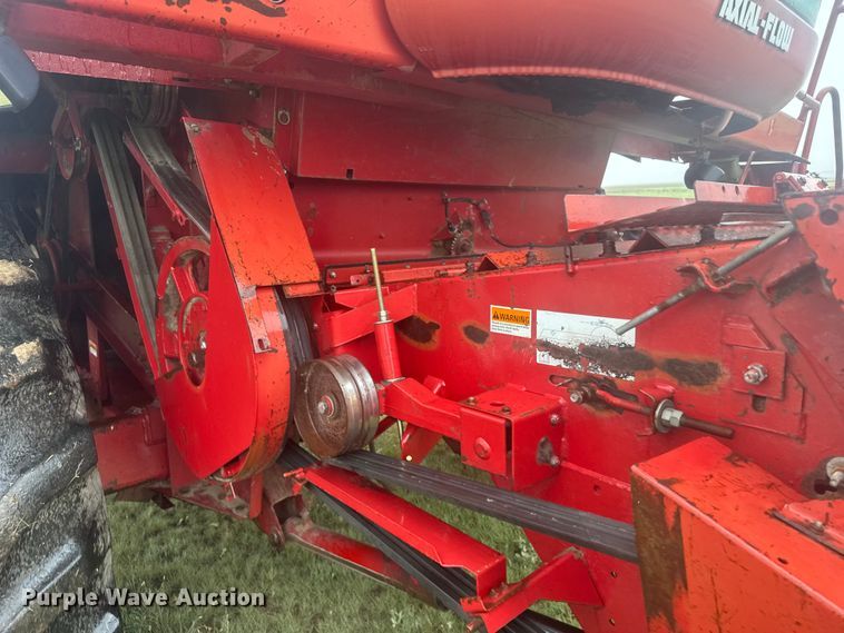 image for item EW4756 1997 Case IH 2188 combine