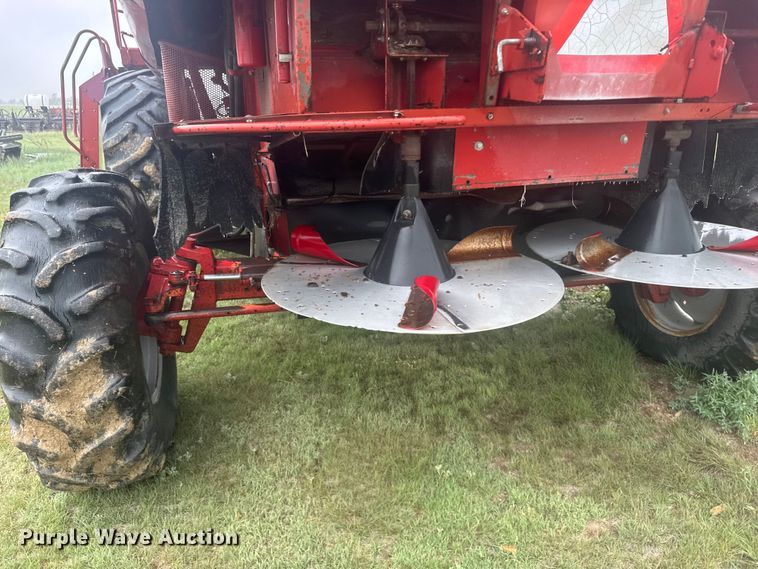 image for item EW4756 1997 Case IH 2188 combine