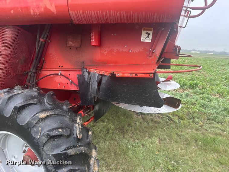 image for item EW4756 1997 Case IH 2188 combine