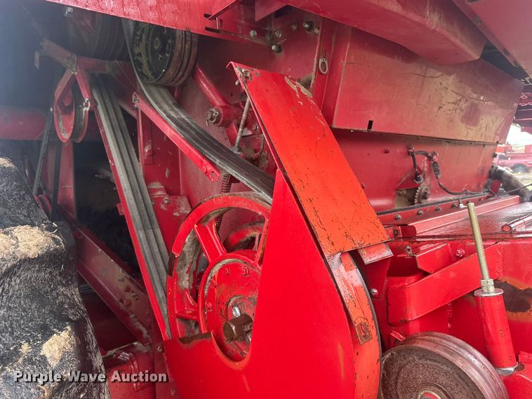 image for item EW4756 1997 Case IH 2188 combine