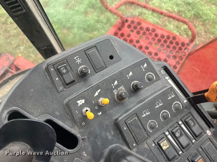 image for item EW4756 1997 Case IH 2188 combine
