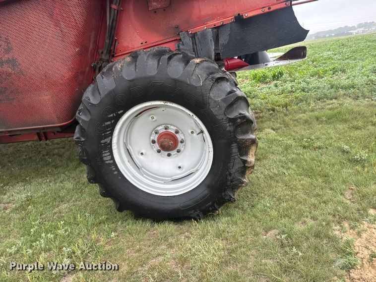 image for item EW4756 1997 Case IH 2188 combine